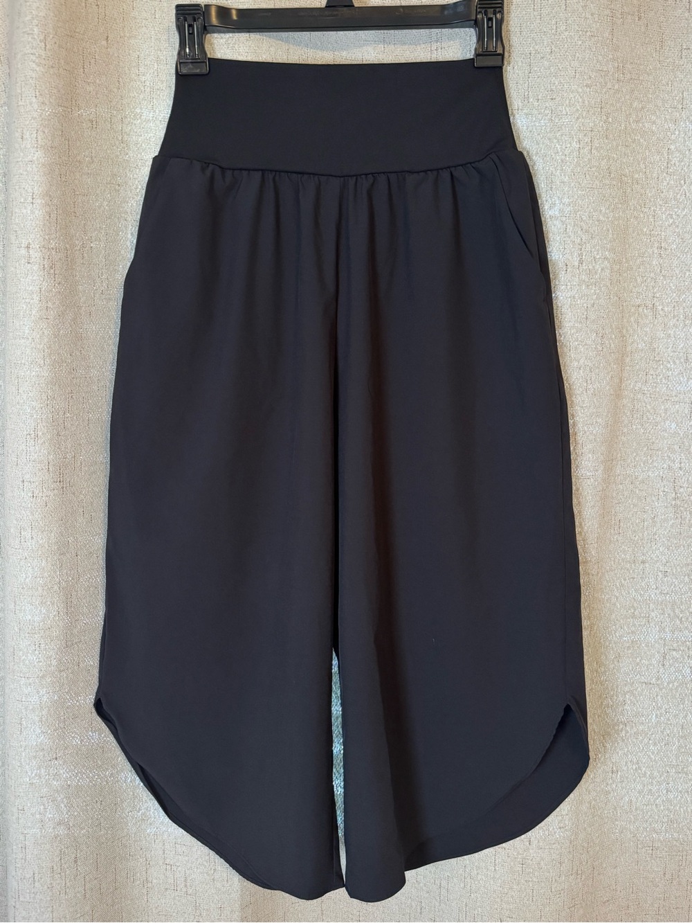 Halara BreezeFul Black Wide Leg Cropped Pants High Waist XS NWT